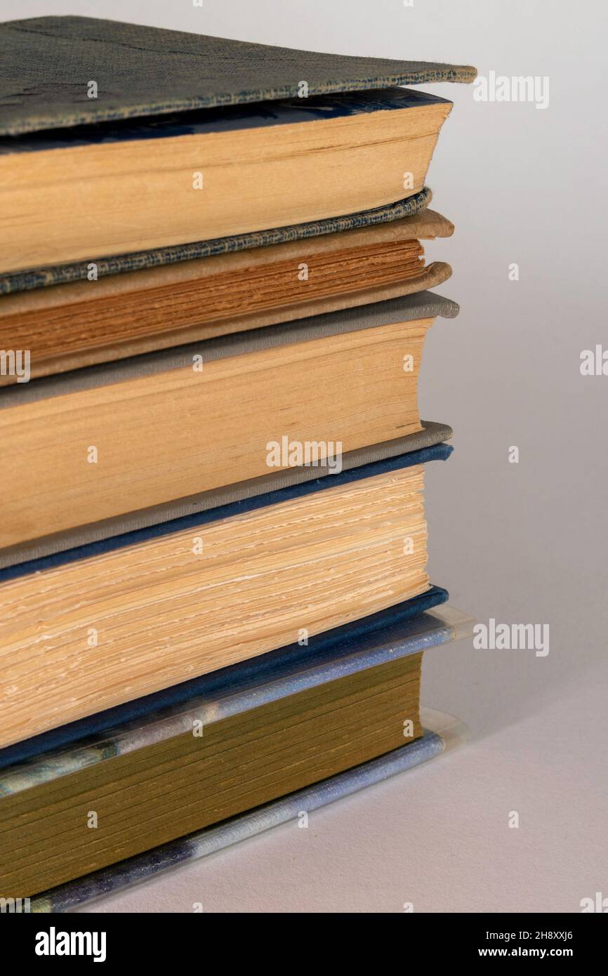 Abgelegte Bücher noch Leben Stockfoto