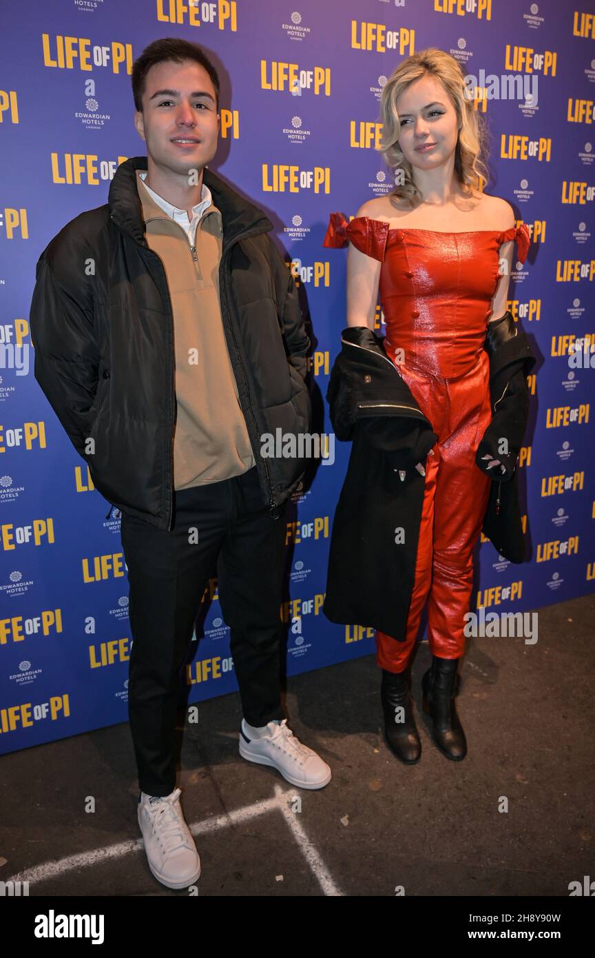 Life of Pi im Wyndham’s Theatre, Charing Cross Rd, London, Großbritannien. 2nd. Dezember 2012. Stockfoto