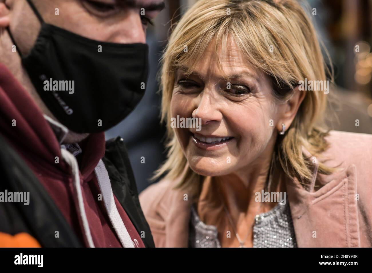 Penny Smith besuchte Life of Pi im Wyndham’s Theatre, Charing Cross Rd, London, Großbritannien. 2nd. Dezember 2012. Stockfoto