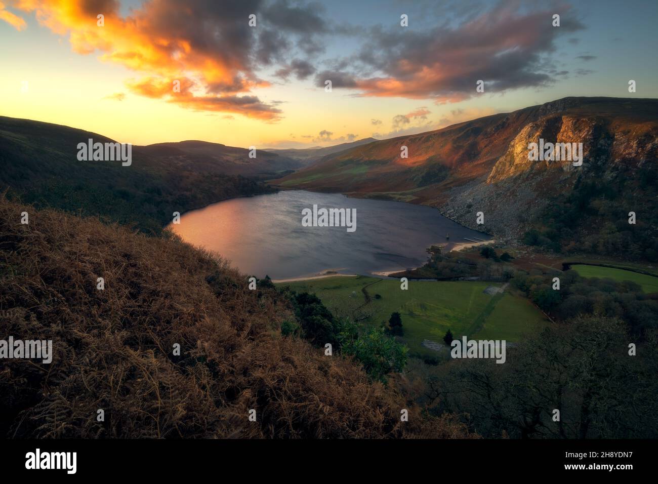 Lough Tay Sonnenaufgang (Guinness Seeblick) in Wicklow Mountains - Irland Stockfoto Lough Tay Sonnenaufgang (Guinness Seeblick) in Wicklow Mountains - Irland Stockfoto