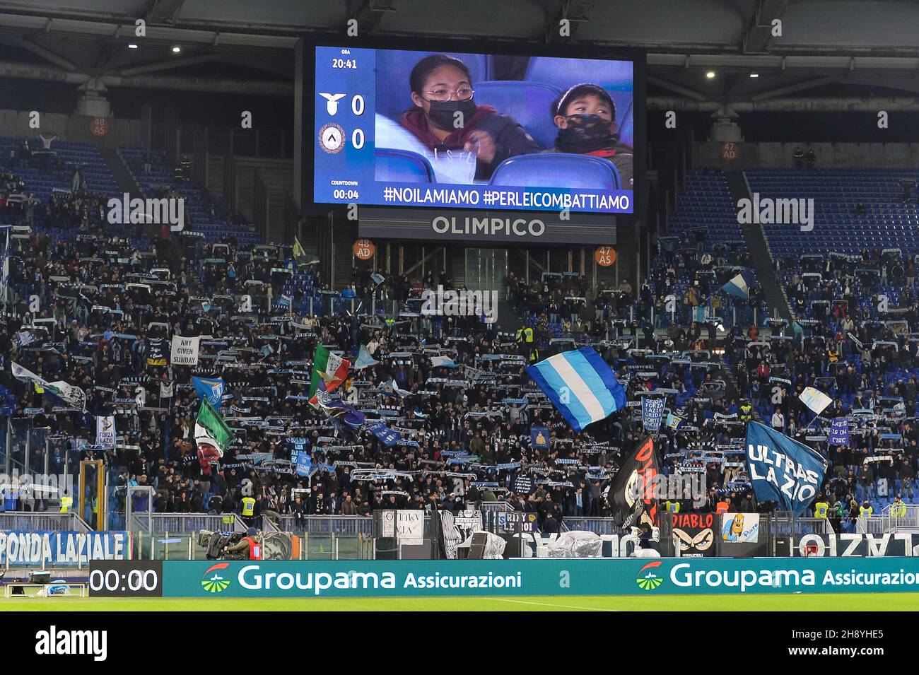 ROM, ITALIEN - 2. DEZEMBER: SS Lazio-Fans während der Serie Ein Spiel zwischen SS Lazio und Udinese Calcio im Stadio Olimpico am 2. Dezember 2021 in Rom, Italien (Foto: Ciro Santangelo/Orange PicBilder) Stockfoto