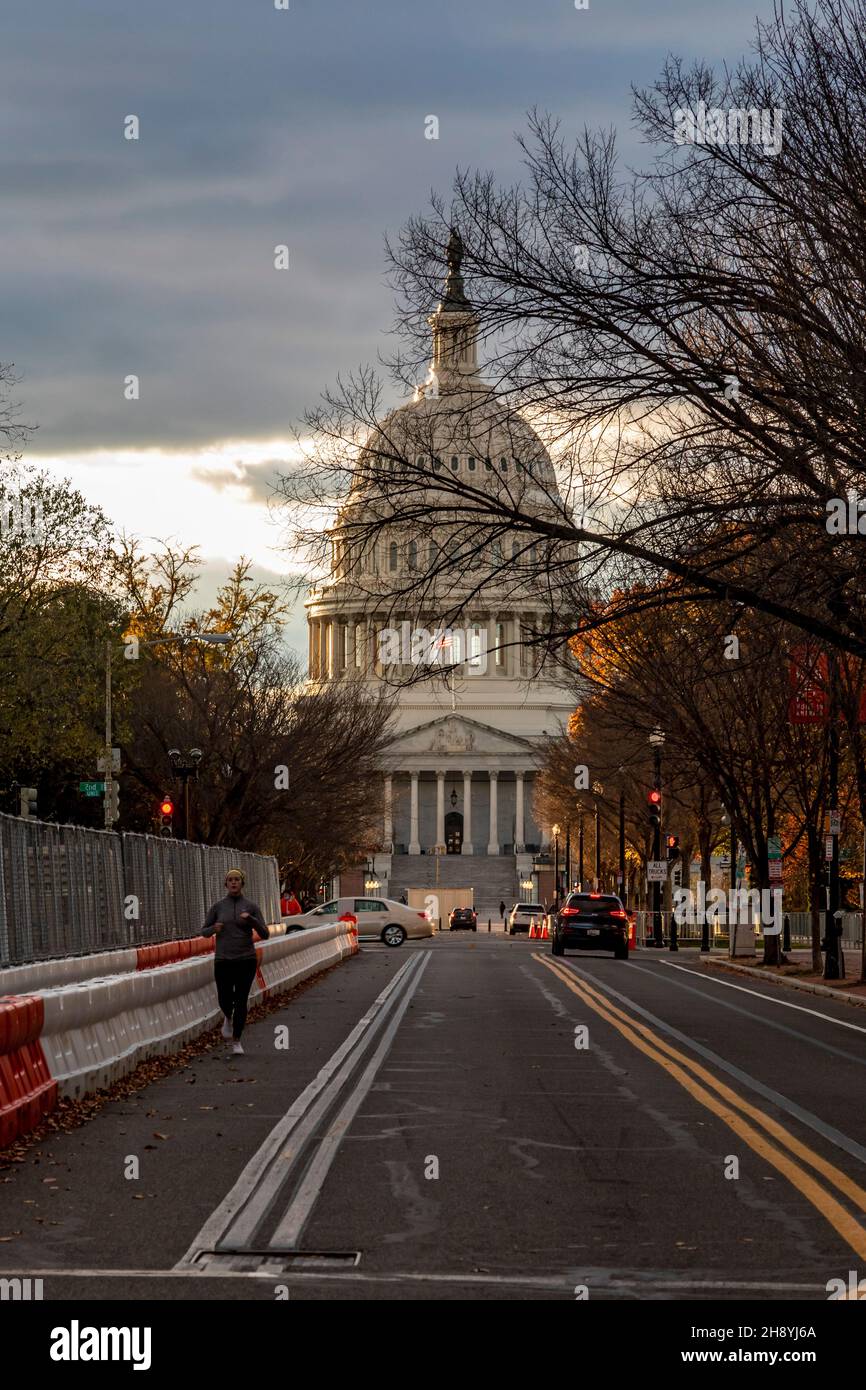 Washington, DC - das US-Kapitolgebäude von der East Capitol Street. Stockfoto