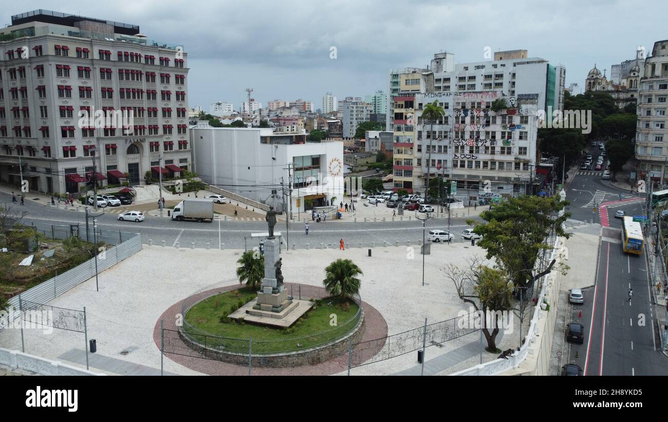 salvador, bahia, brasilien - 2. dezember 2021: Luftaufnahme des Castro Alves Platzes in der Stadt Salvador. Der Ort ist eine Bühne für den Raubkrain der Stadt Stockfoto