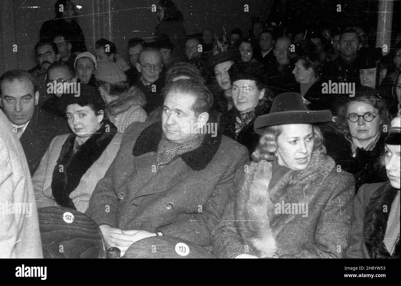 Warszawa, 1946-11-07. Akademia w Miejskich Zak³adach Komunikacyjnych z okazji 29. Rocznicy wybuchu rewolucji paŸdziernikowej. mb PAP/Stanis³aw D¹browiecki Warschau, 7. November 1946. Zeremonien bei der Stadtverkehrsunternehmen zum 29th. Jahrestag des Ausbruchs der Oktoberrevolution. mb PAP/Stanislaw Dabrowiecki Stockfoto