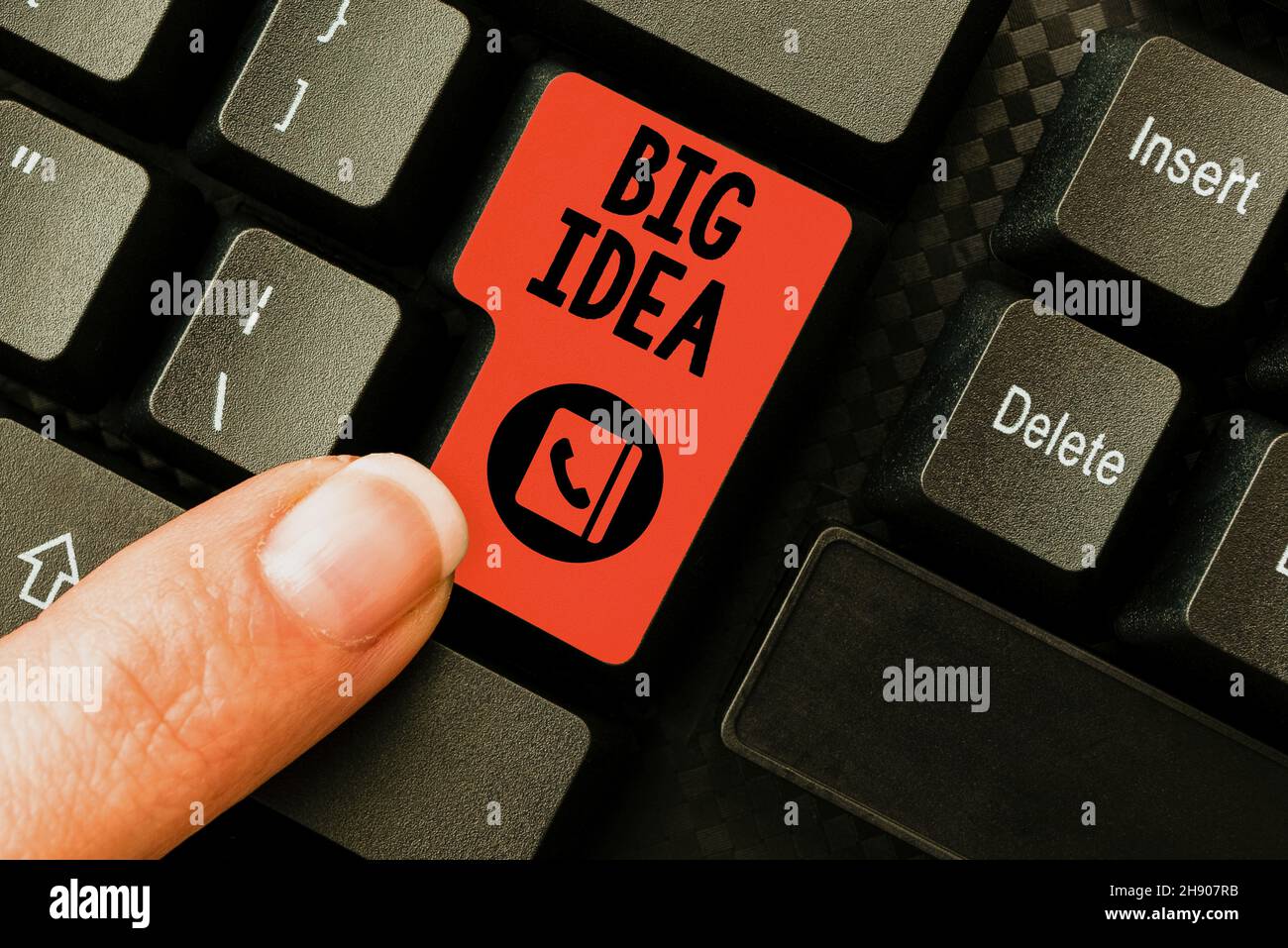 Textschild mit großer Idee. Geschäftsidee mit einer großartigen kreativen Innovationslösung oder einer Denkweise zum Herunterladen von Online-Dateien und -Daten, zum Hochladen Stockfoto