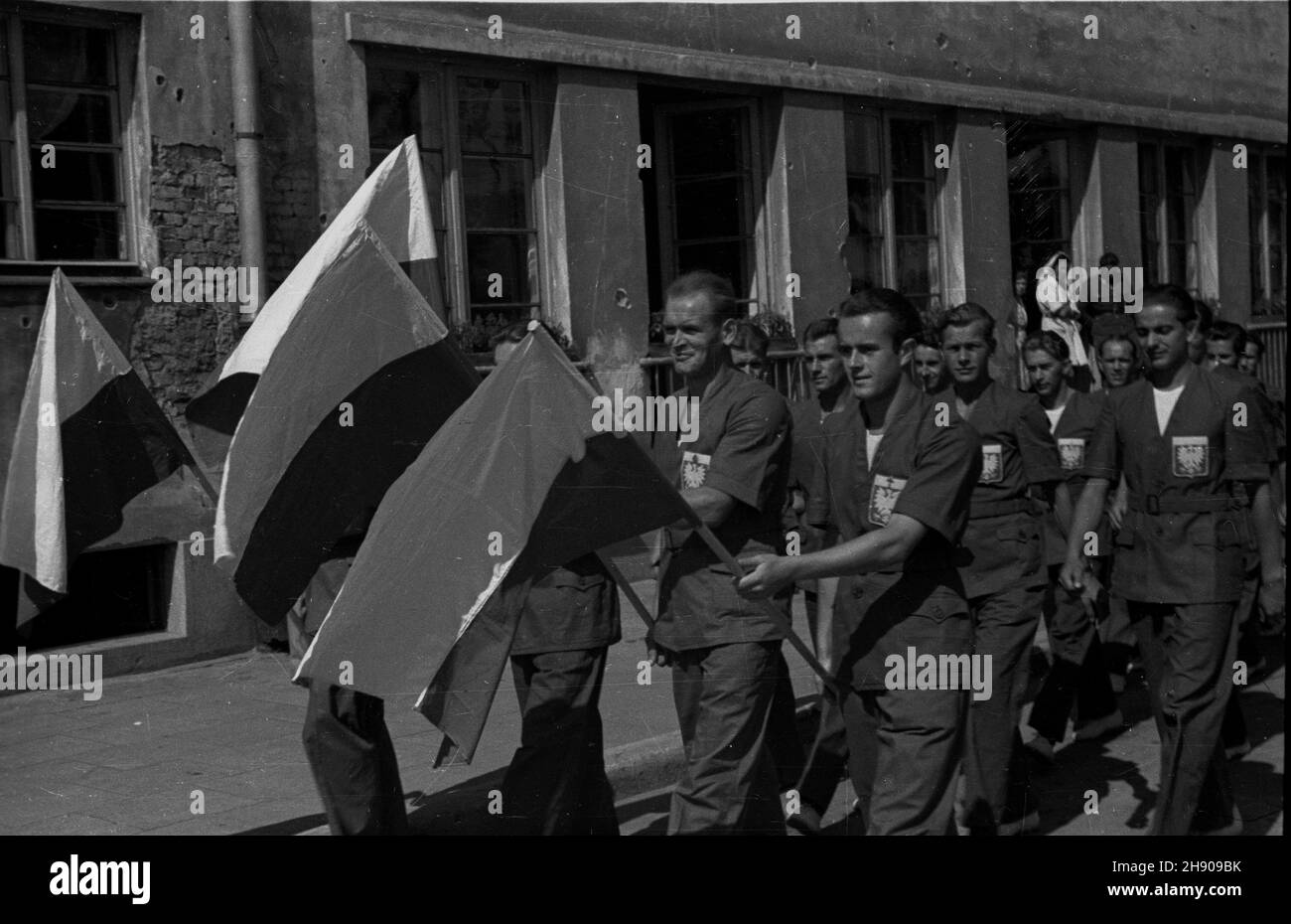 Polska, 1947-01. Obóz przygotowawczy polskich sportowców przed Miêdzynarodowym Festiwalem M³odzie¿y w Pradze. NZ. Sportowcy æwicz¹ przemarsz. wb/gr PAP Dok³adny dzieñ wydarzenia nieustalony. Polen, 1947. Januar. Ein Lager für polnische Sportler vor dem Internationalen Jugendfestival in Prag. Im Bild: Die Sportler beim Marschtraining. wb/gr PAP Stockfoto