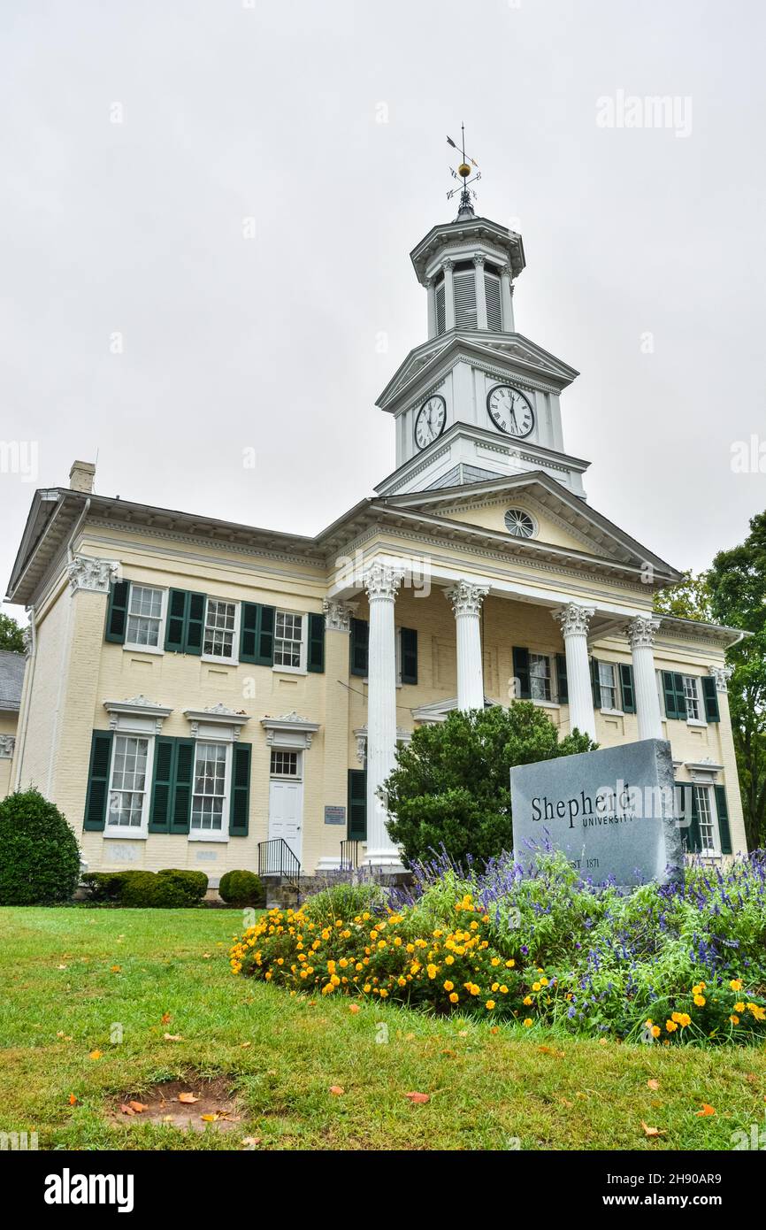 Shepherdstown, West Virginia, Vereinigte Staaten von Amerika – 28. September 2016. McMurran Hall of the Shepherd University in Shepherdstown, WV. Das Griechische Stockfoto