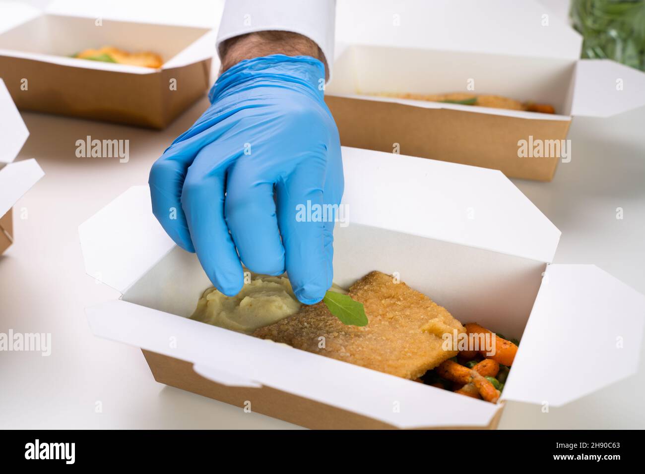 Kochen Restaurant Mahlzeit Zur Lieferung. Frische Küche Stockfoto