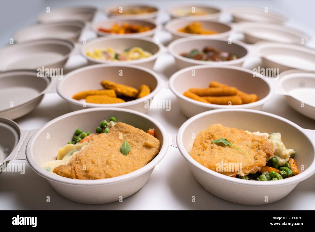 Zubereitung Und Kochen Von Batch-Mahlzeiten. Zubereitetes Mittagessen Zum Mitnehmen Stockfoto