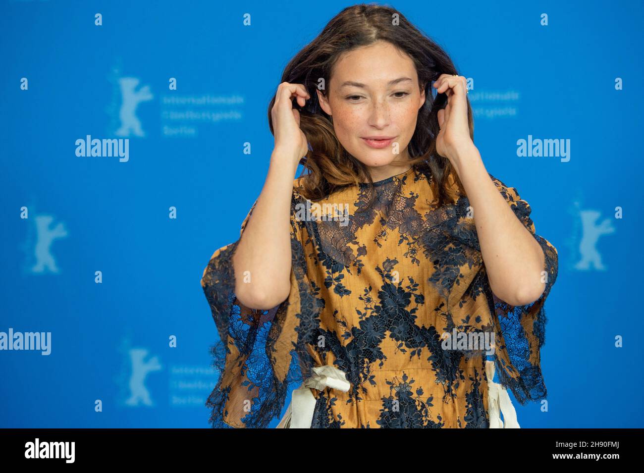 BERLIN, DEUTSCHLAND-Februar 08: Diane Bathen posiert während der Berlinale 69th bei der "Tremors" (Temblores)-Fotoschau Stockfoto
