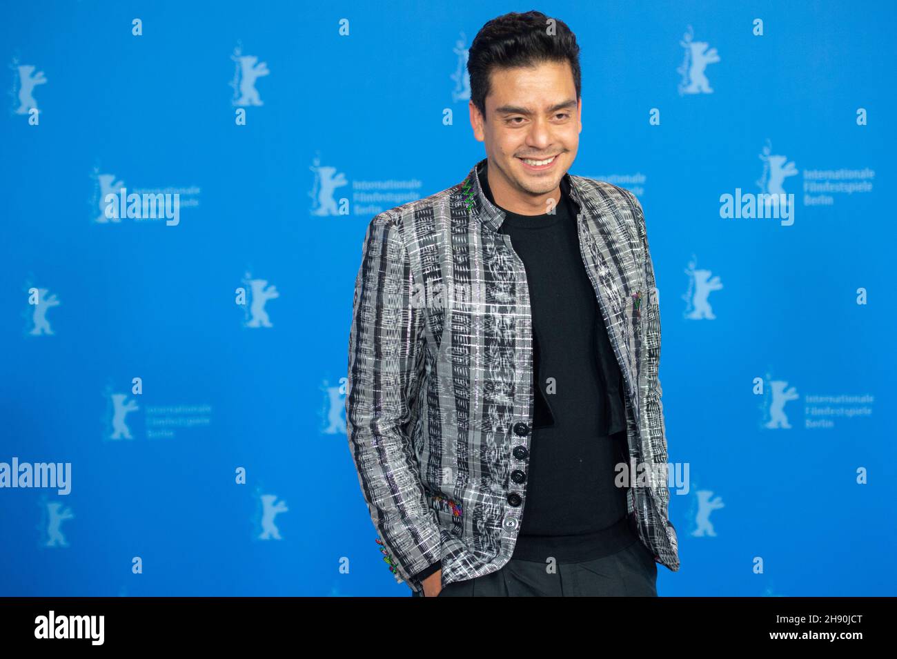 BERLIN, DEUTSCHLAND-Februar 08: Jayro Bustamante posiert bei der "Tremors" (Temblores)-Fotoschau während der Berlinale 69th Stockfoto