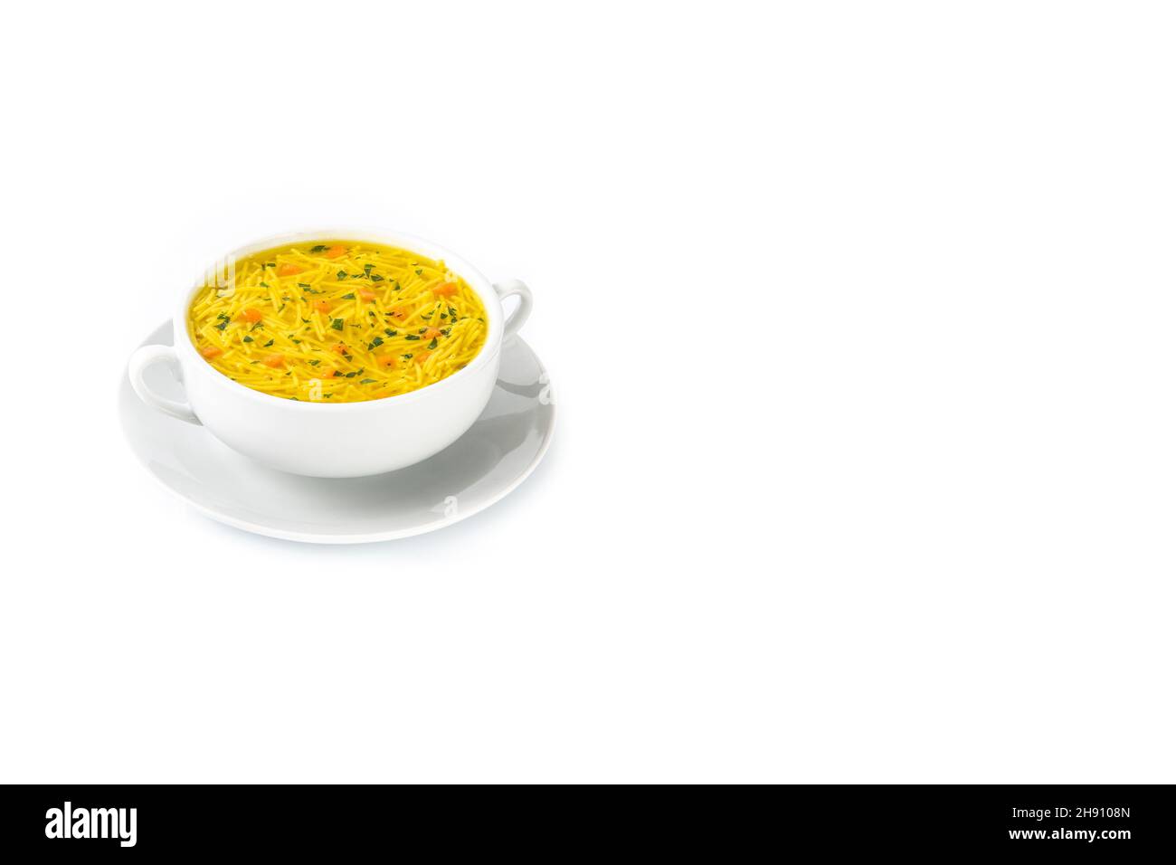 Hühnernudelsuppe isoliert auf weißem Hintergrund Stockfoto