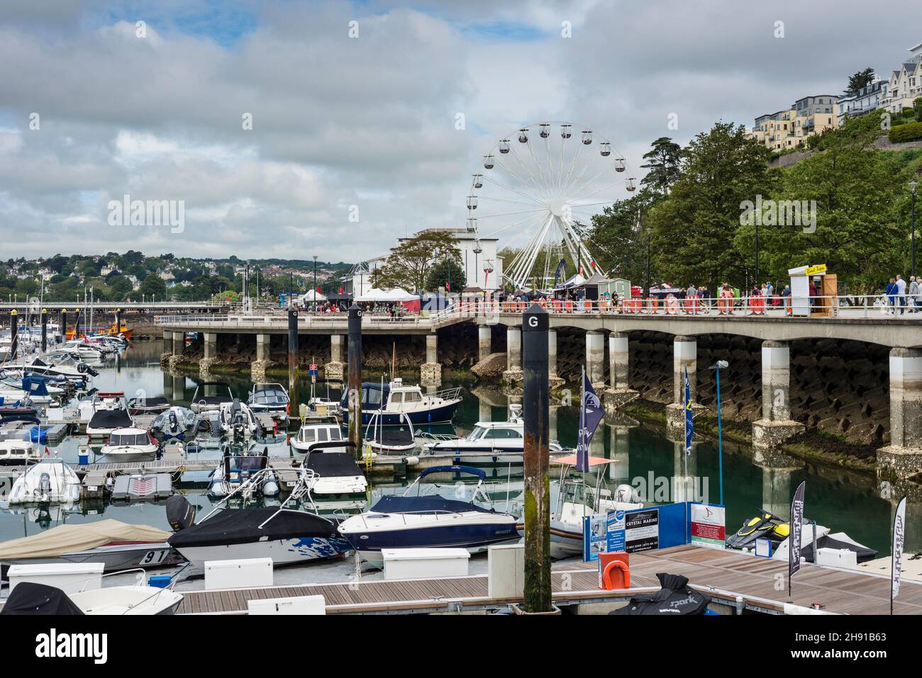 Blick auf den Hafen von Torquay und das englische Riviera Wheel, Torquay, Devon, Großbritannien Stockfoto