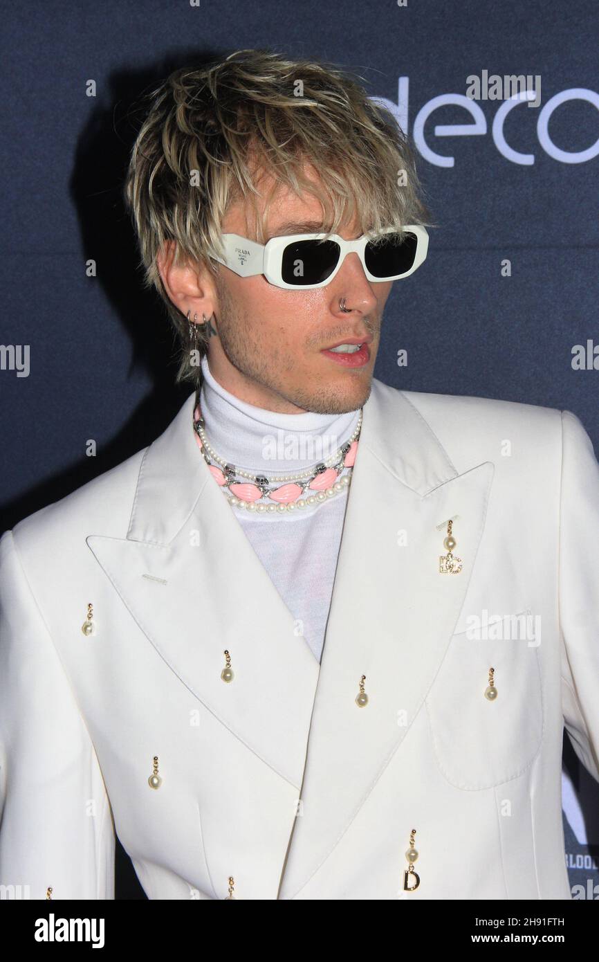 New York, NY, USA. 2nd Dez 2021. Colson Baker bei der Red Carpet Premiere von The Last Son auf dem Red Carpet von Redbox Entertainment am 2. Dezember 2021 im IPIC Theatres Fulton Market in New York City. Quelle: Erik Nielsen/Media Punch/Alamy Live News Stockfoto