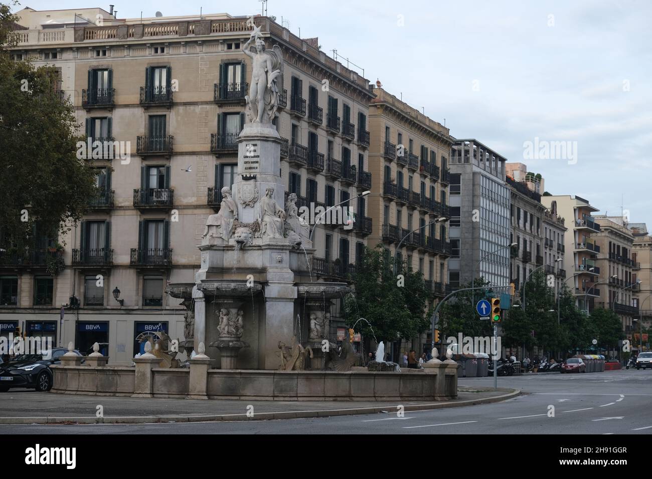 Barcelona, Spanien - 5. November 2021: Fuente del Genio Katalanischer oder katalanischer Geniusbrunnen, illustrative Editorial. Stockfoto