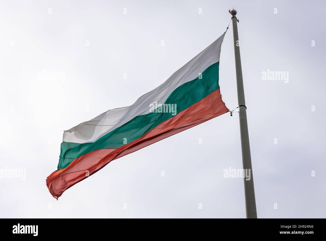 Große Flagge im Sea Garden Park in Burgas an der bulgarischen Schwarzmeerküste in der Region Nordthrakien Stockfoto