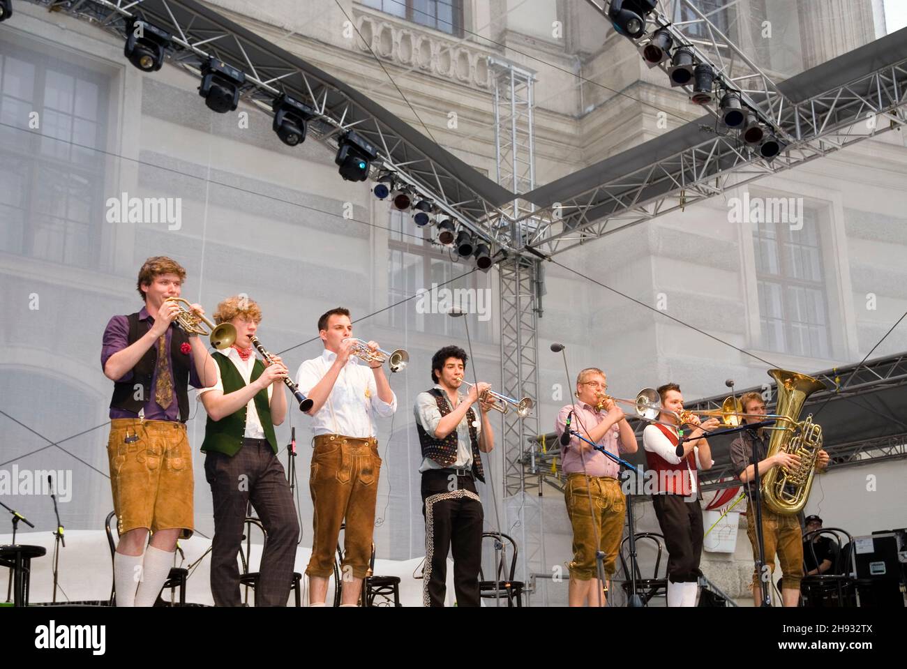 Wien, Österreich. 29.Mai 2010. Federspiel beim City Festival in Wien. Federspiel ist ein österreichisches Bläserensemble Stockfoto