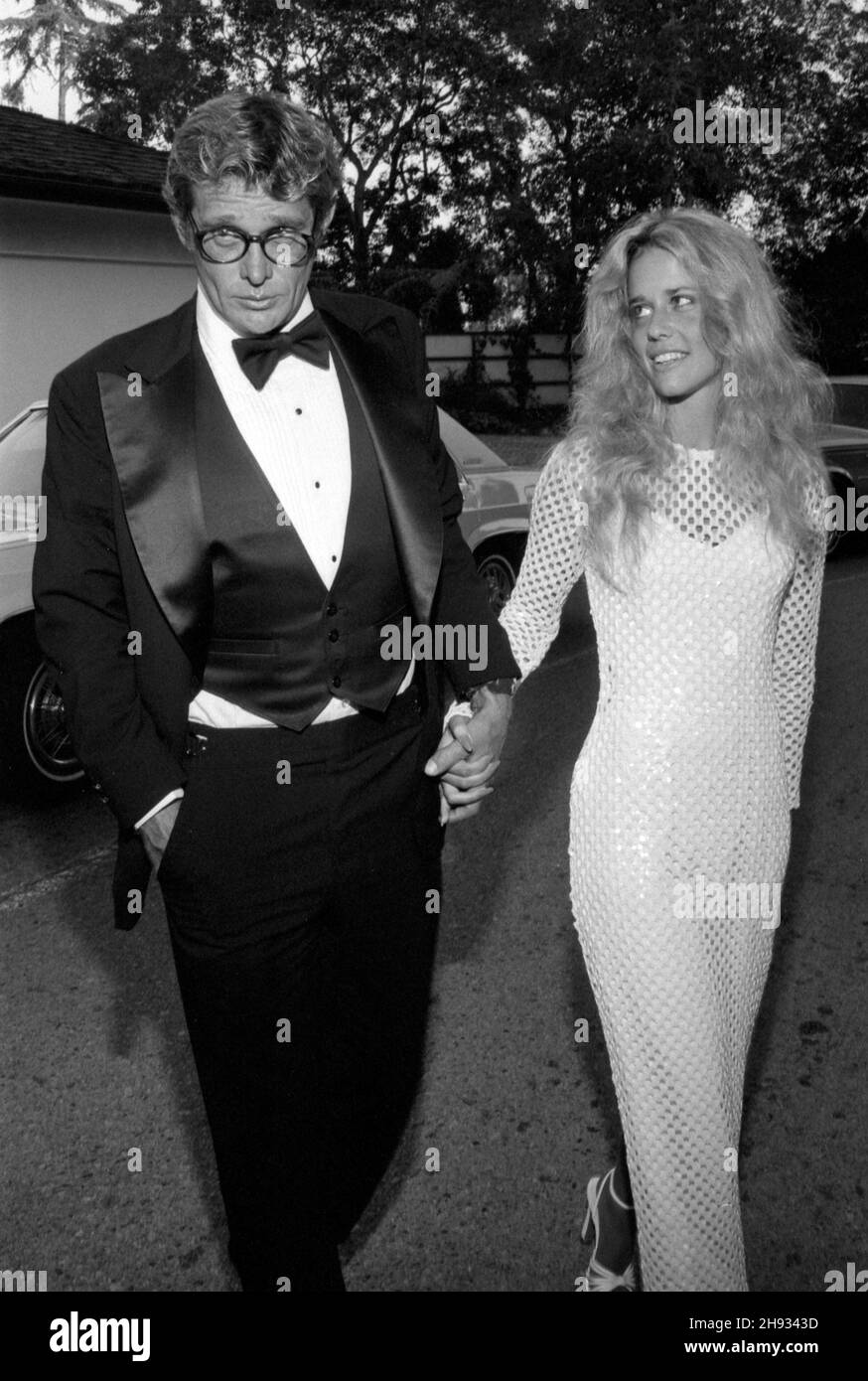 Bo Hopkins und Joani ward sahen, wie sie am 17. Juni 1981 zu einer Party in der neu erworbenen 'Pickfair'-Villa von Jerry Bus in Beverly Hills, Kalifornien, ankamen. Quelle: Ralph Dominguez/MediaPunch Stockfoto