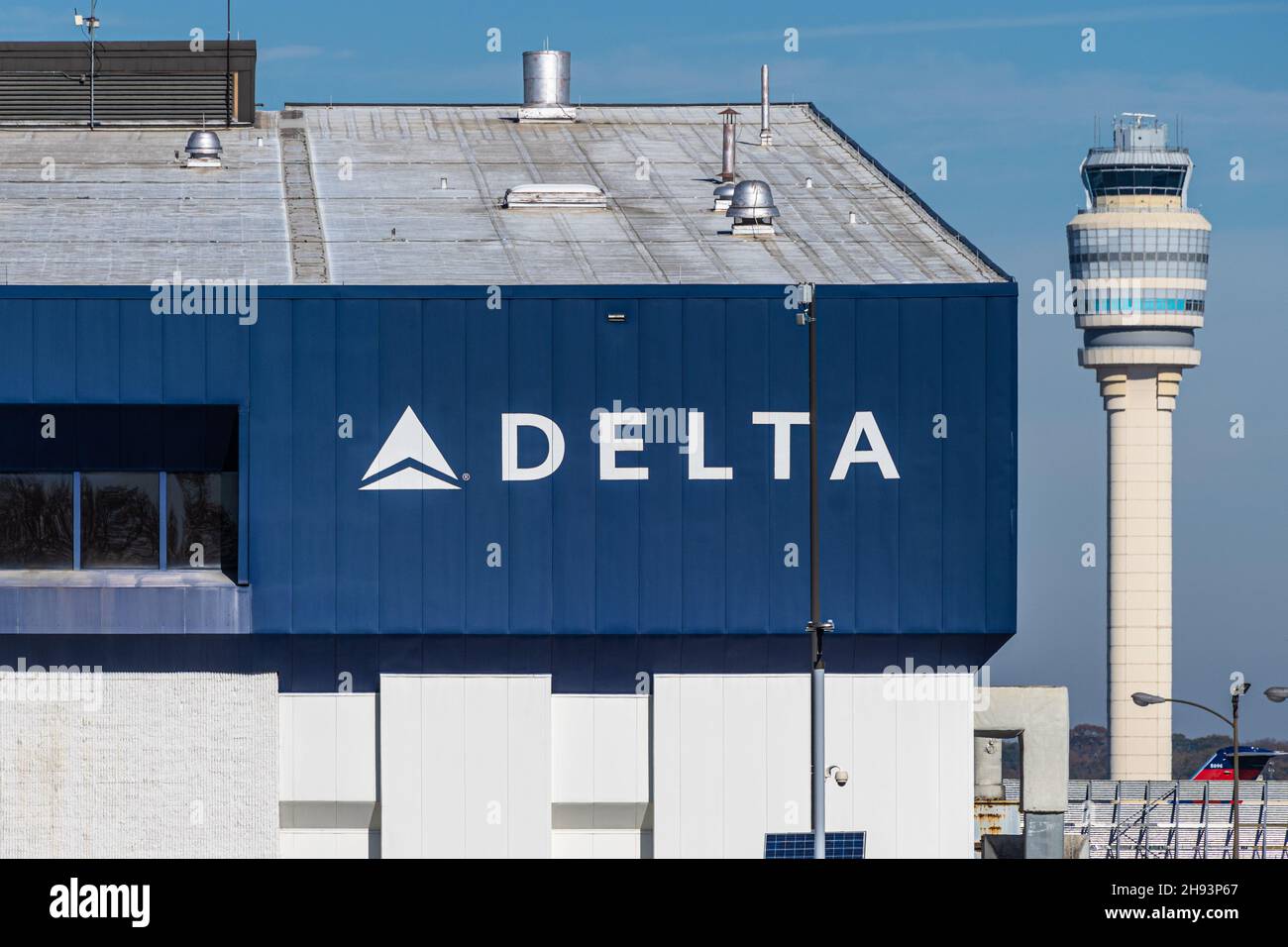 Delta Air Lines TechOps am Hartsfield-Jackson Atlanta International Airport ist der größte Wartungs- und Reparaturanbieter von Fluggesellschaften in Nordamerika. Stockfoto