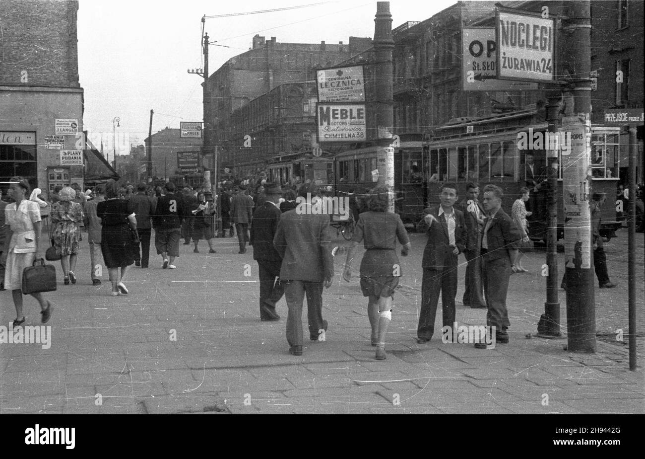 Warszawa, 1947-07-29. Ulica Marsza³kowska, widok w stronê ulicy Nowogrodzkiej. wb/gr PAP Dok³adny dzieñ wydarzenia nieustalony. Warschau, 29. Juli 1947. Marszalkowska Street, Blick auf Nowogrodzka Street Seite. wb/gr PAP Stockfoto