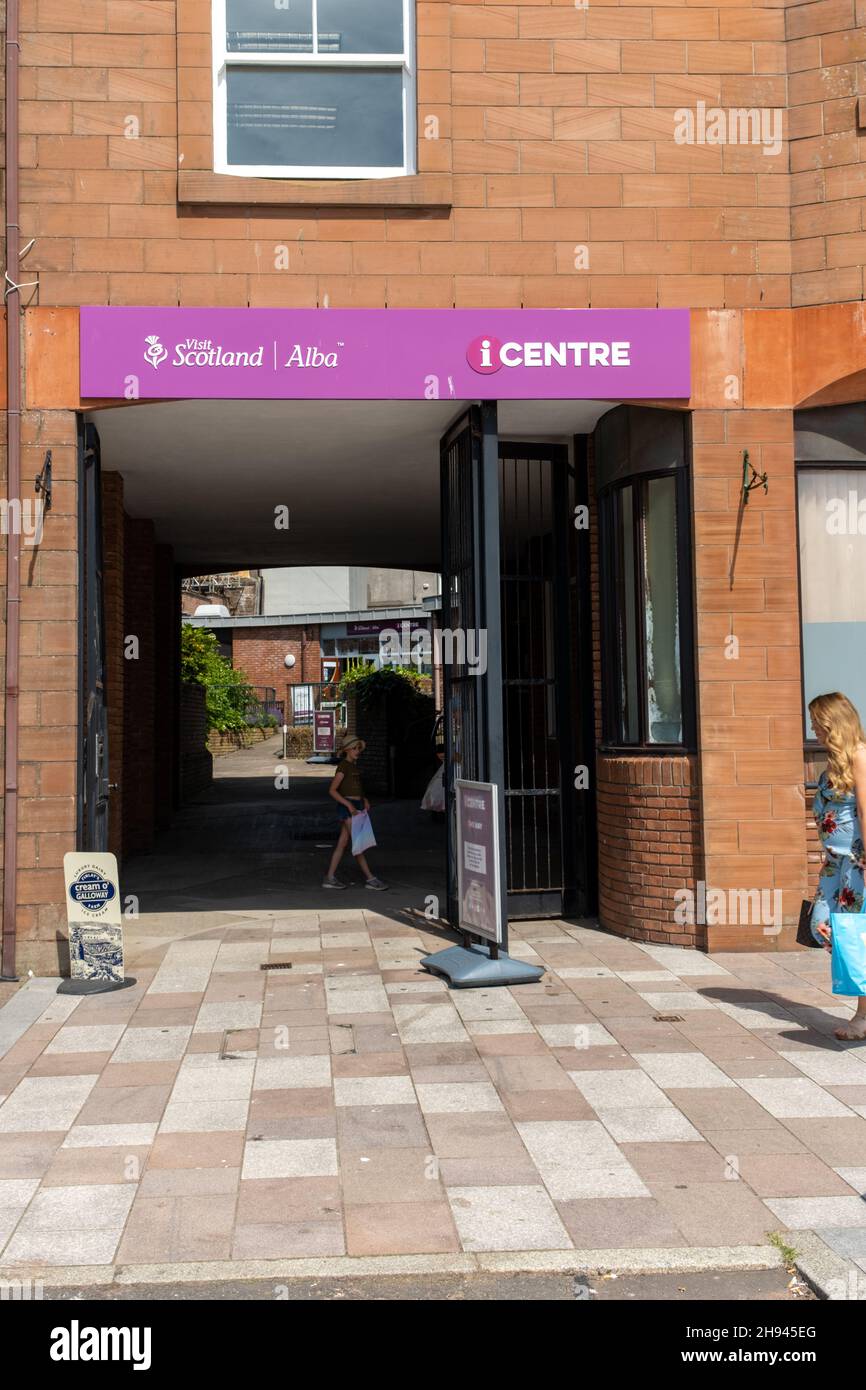 Dumfries, Schottland - Juli 24th 2021: Besuchen Sie das Scotland Tourist Information iCenter am White Sands in Dumfries, Schottland Stockfoto