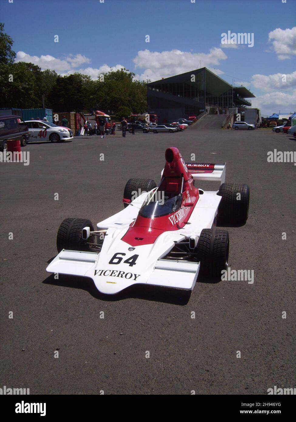 #64 F5000 Lola T400 beim Tasman GP Meeting, Pukekohe Park Raceway Auckland NZ Januar 2008 Stockfoto