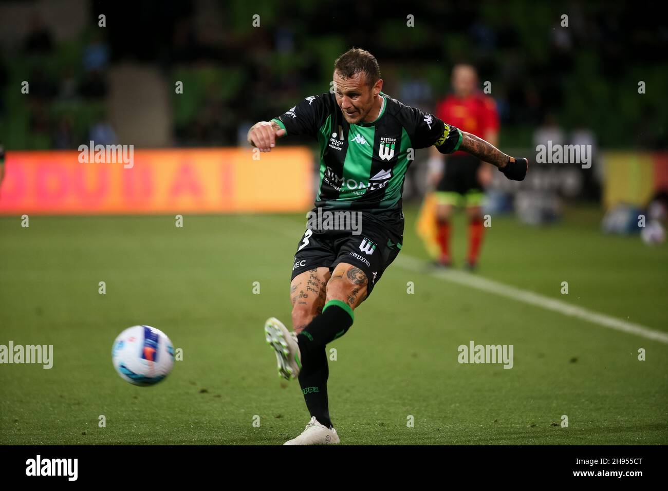 Melbourne, Australien, 4. Dezember 2021. Alessandro Diamanti von Western United spielt am 04. Dezember 2021 im AAMI Park in Melbourne, Australien, in der A-League-Runde 3 zwischen dem FC Melbourne City und Western United den Ball. Kredit: Dave Hewison/Speed Media/Alamy Live Nachrichten Stockfoto