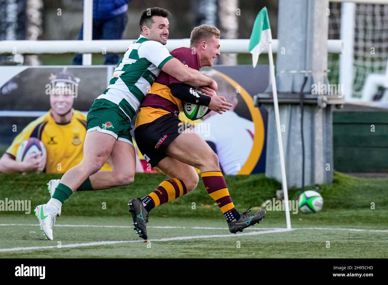 Spielaction während des Greene King IPA Championship-Spiels zwischen Ealing Trailfinders und Ampthill RUFC in Castle Bar , West Ealing , England am 4. Dezember 2021. Foto von David Horn. Stockfoto