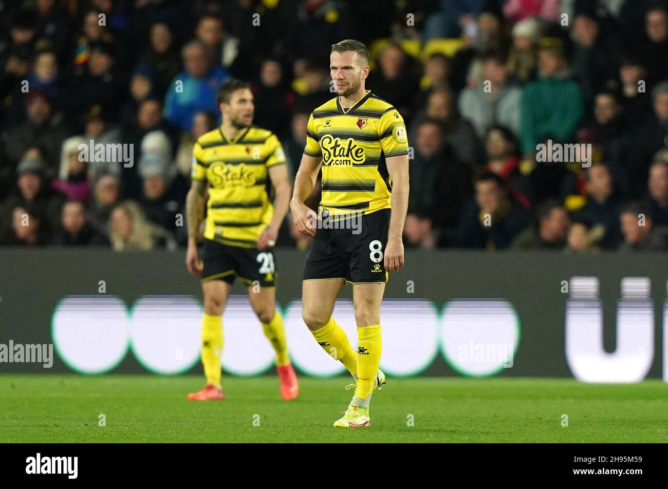 Watfords Tom Cleverley sieht niedergeschlagen aus, nachdem Raheem Sterling von Manchester City beim Premier League-Spiel in der Vicarage Road, Watford, Punkten konnte. Bilddatum: Samstag, 4. Dezember 2021. Stockfoto