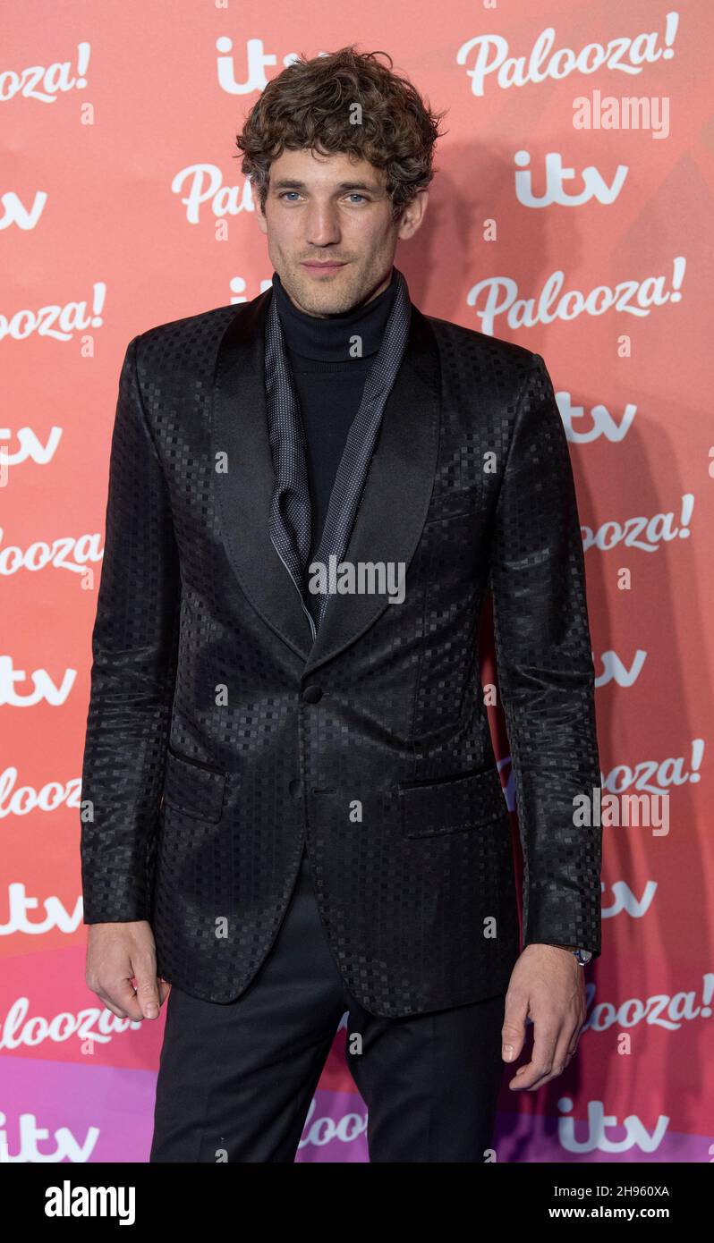 LONDON, ENGLAND - 23. NOVEMBER: Max Rogers besucht ITV Palooza! 2021 in der Royal Festival Hall am 23. November 2021 in London, England. Foto von Gary Stockfoto