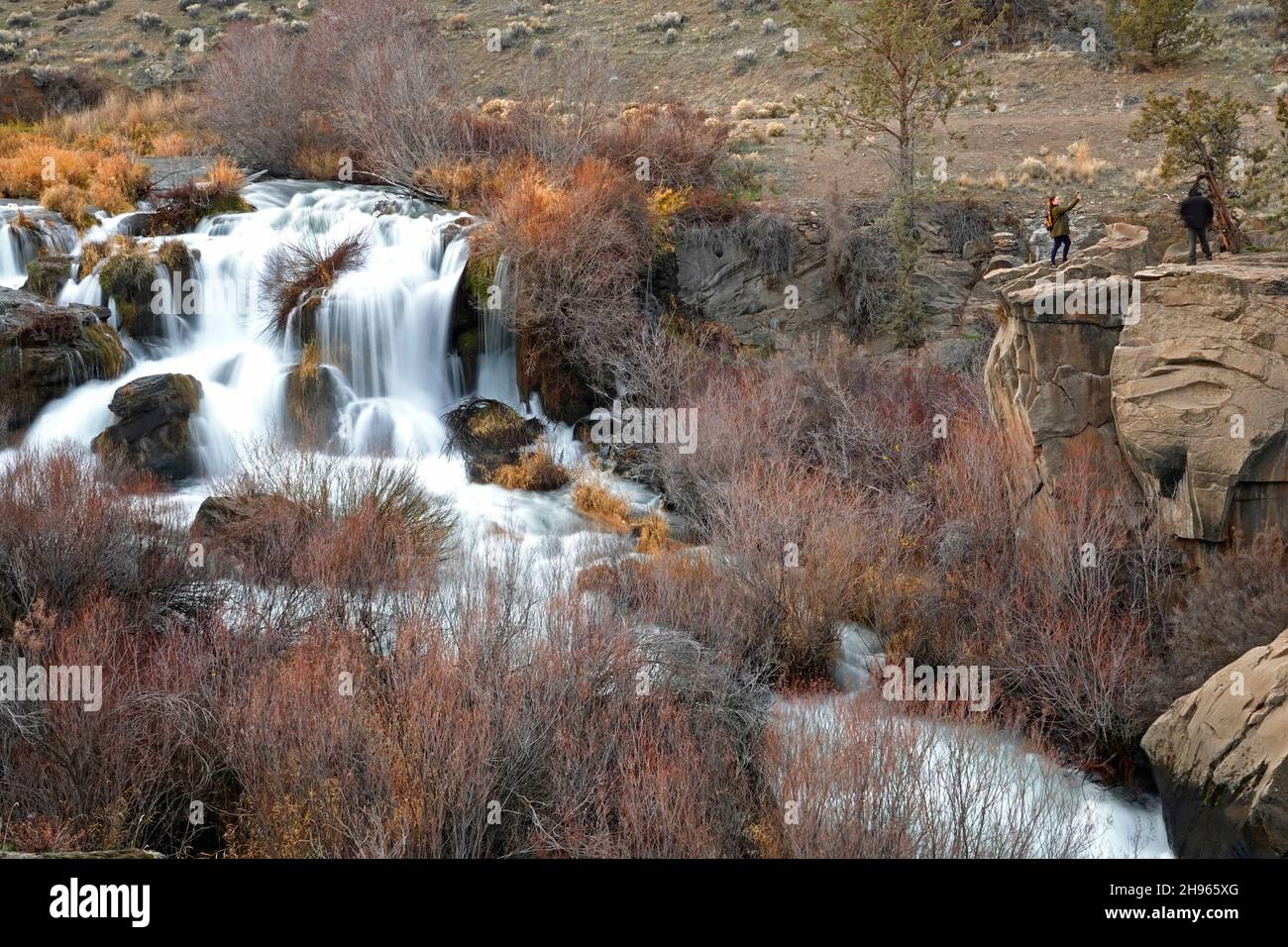 Clines Falls, im Clines Falls State Park am Deschutes River in der Nähe von Bend im Zentrum von Oregon, im Herbst. Stockfoto
