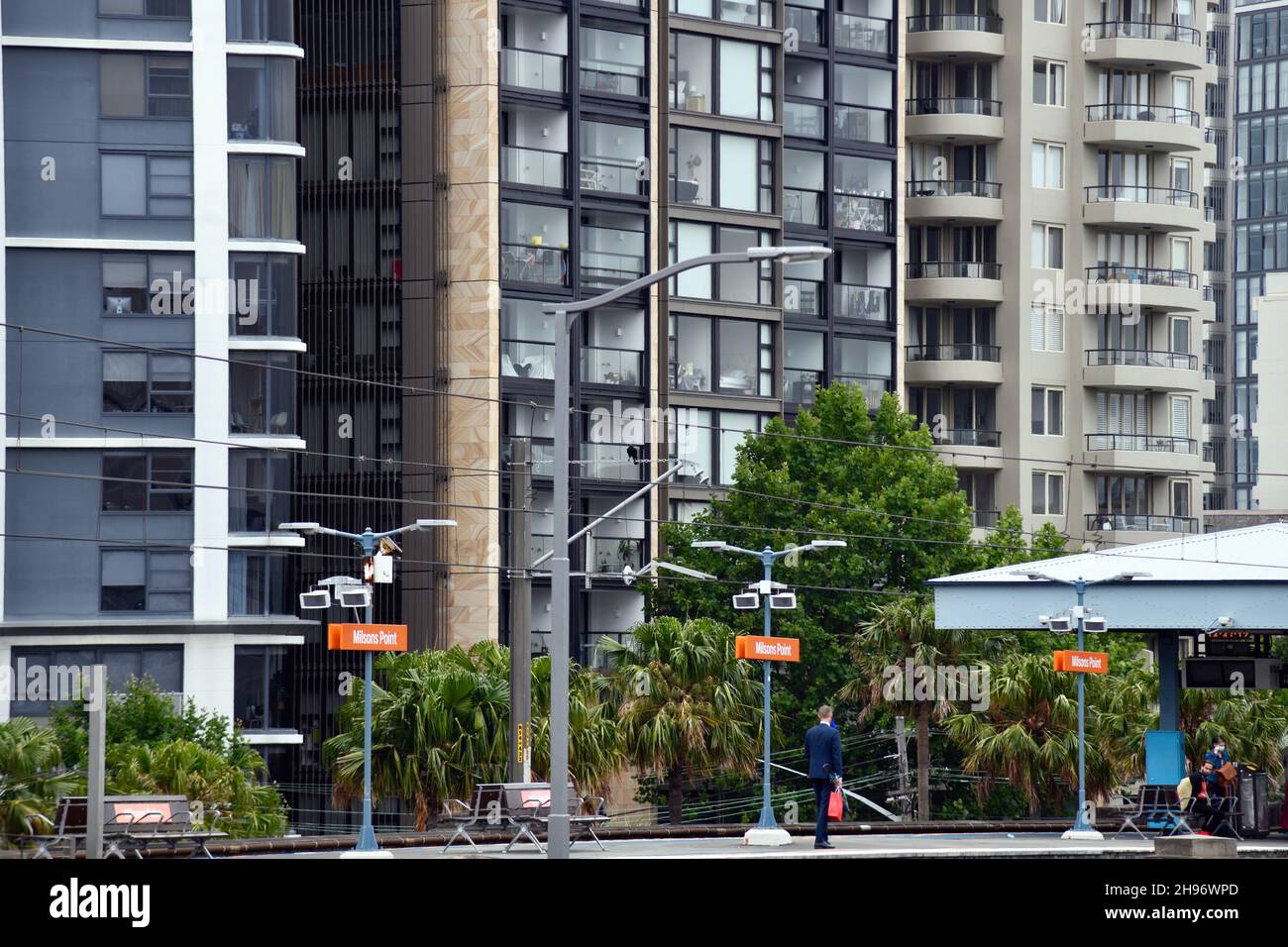 Blick auf den Bahnhof Milsons Point in Sydney, Australien Stockfoto