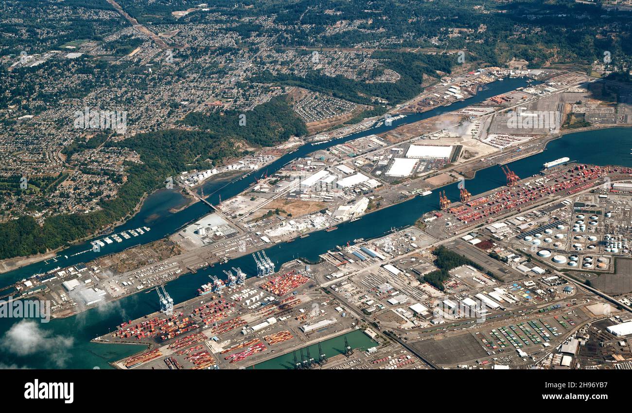 Editorial Image Hafen von Tacoma, Washington - USA: september 5 2021 - Luftaufnahme des Hafens von Tacoma im pazifischen Nordwesten Stockfoto