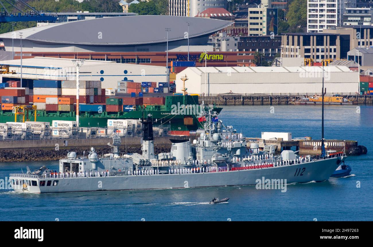 HAERBIN (DDG112), ein ZERSTÖRER VON LUHU, aus China, besucht am Sonntag, den 7. Oktober 2007, Auckland, Neuseeland. Stockfoto