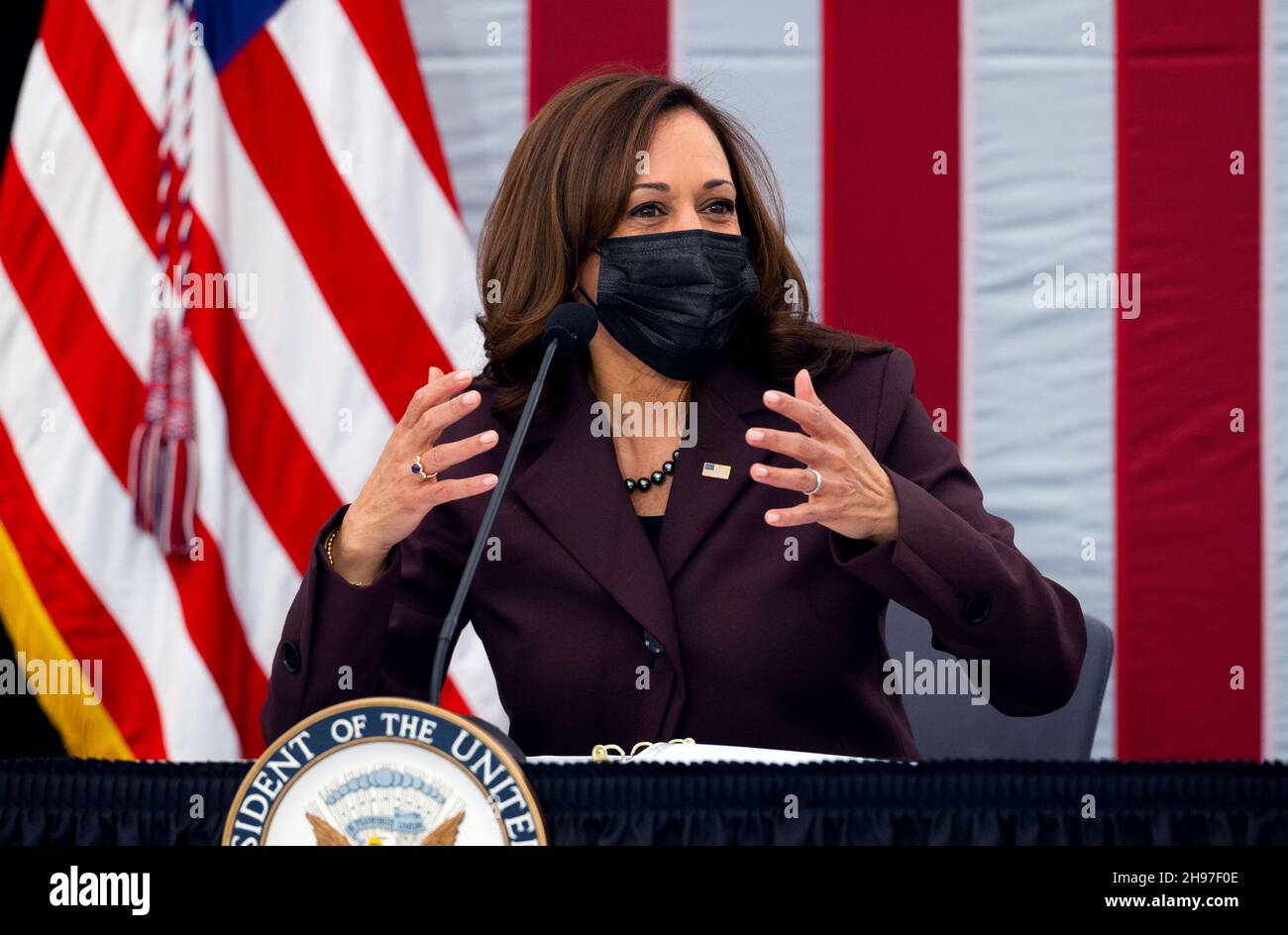 WASHINGTON DC, USA - 01. Dezember 2021 - US-Vizepräsidentin Kamala Harris wird während des ersten Treffens des National Space Council am Mittwoch, den 1. Dezember, Stockfoto