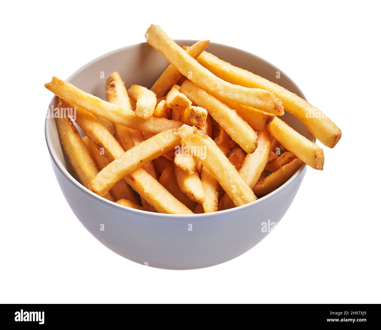 Schüssel mit französisch gebratenen Kartoffeln isoliert auf weißem Hintergrund Stockfoto