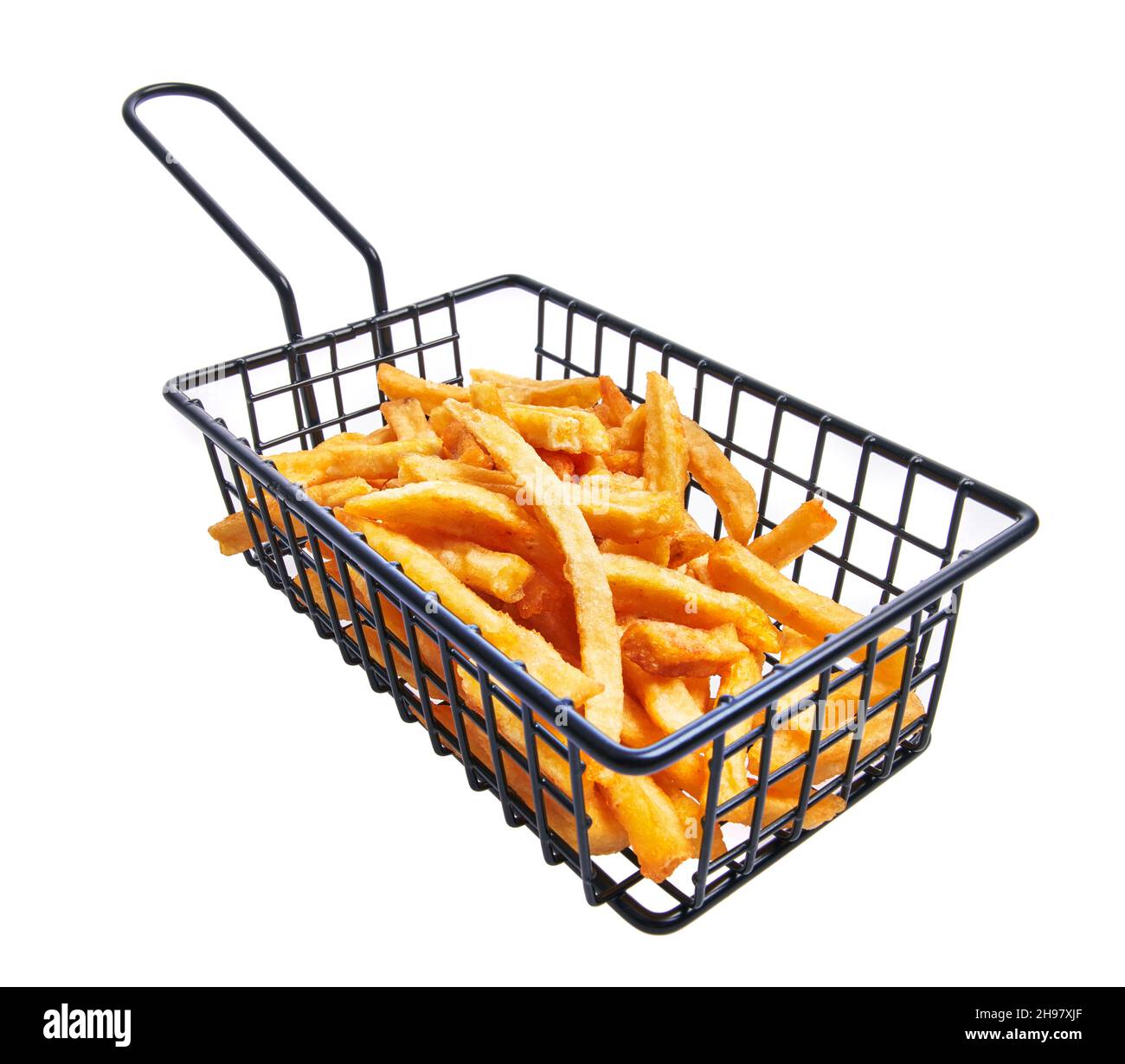 Stahlkorb mit französischen Bratkartoffeln isoliert auf weißem Hintergrund Stockfoto