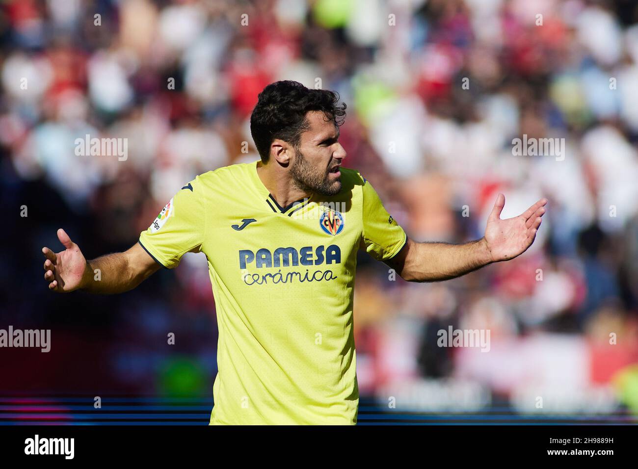 Alfonso Pedraza aus Villarreal während des Fußballspiels der spanischen Meisterschaft La Liga zwischen dem FC Sevilla und dem FC Villarreal CF am 4. Dezember 2021 im Stadion Ramon Sanchez-Pizjuan in Sevilla, Spanien - Foto: Joaquin Corchero/DPPI/LiveMedia Stockfoto