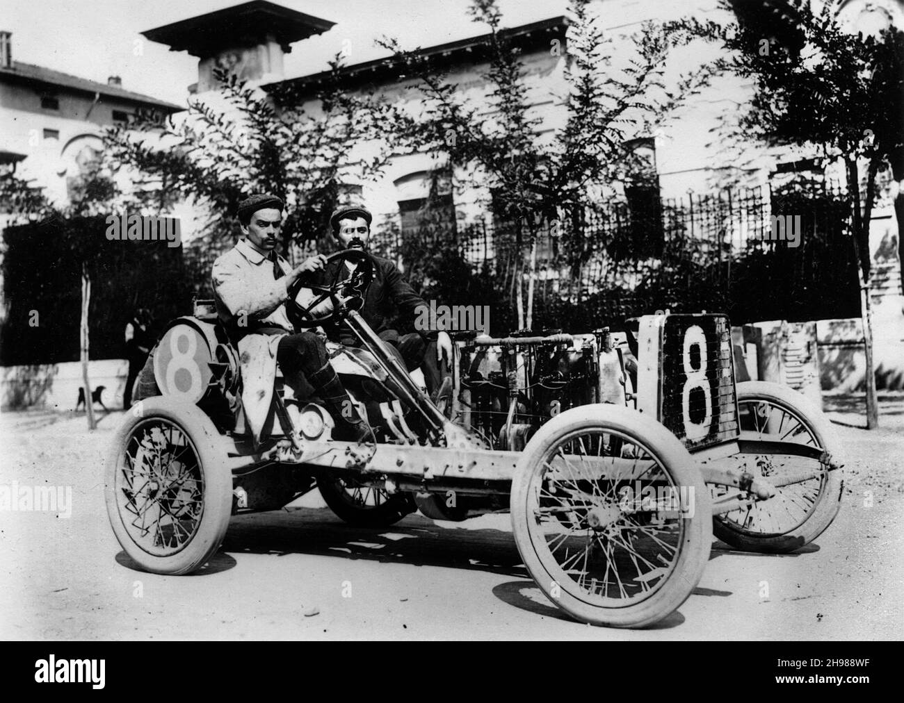 Der französische Rennfahrer Louis Wagner in seinem Darracq, Coppa Florio, Brescia, Italien, 1905. Stockfoto