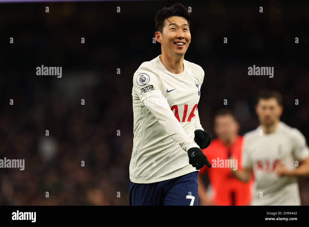 5th. Dezember 2021; Tottenham Hotspur Stadium. Tottenham, London, England; Premier League Football, Tottenham gegen Norwich: Sohn Heung-Min von Tottenham Hotspur feiert in der 77th. Minute sein Tor für 3-0 Stockfoto