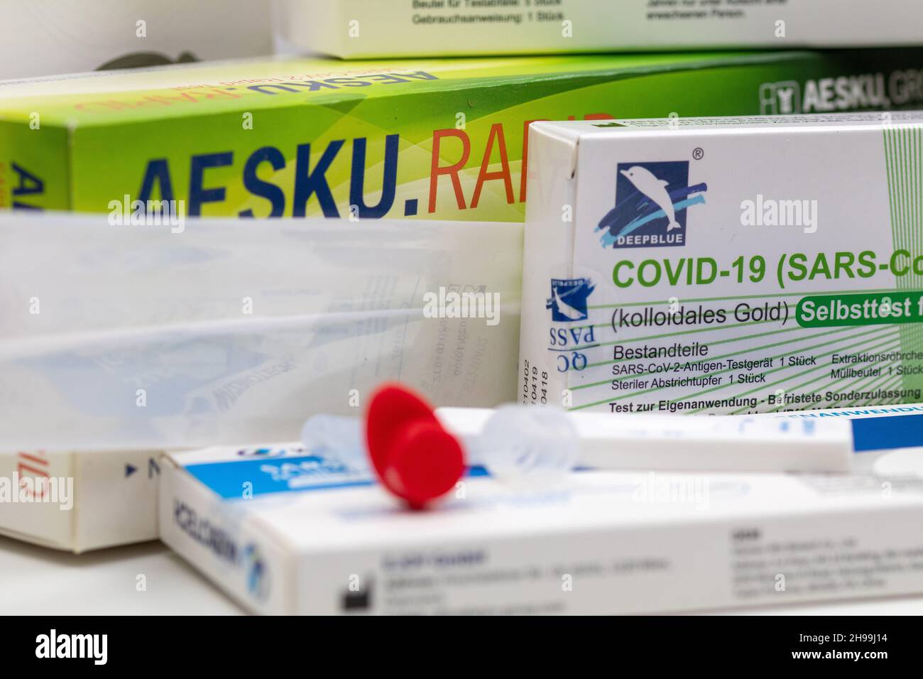 Verschiedene Produkte aus covid Schnelltest Stockfoto