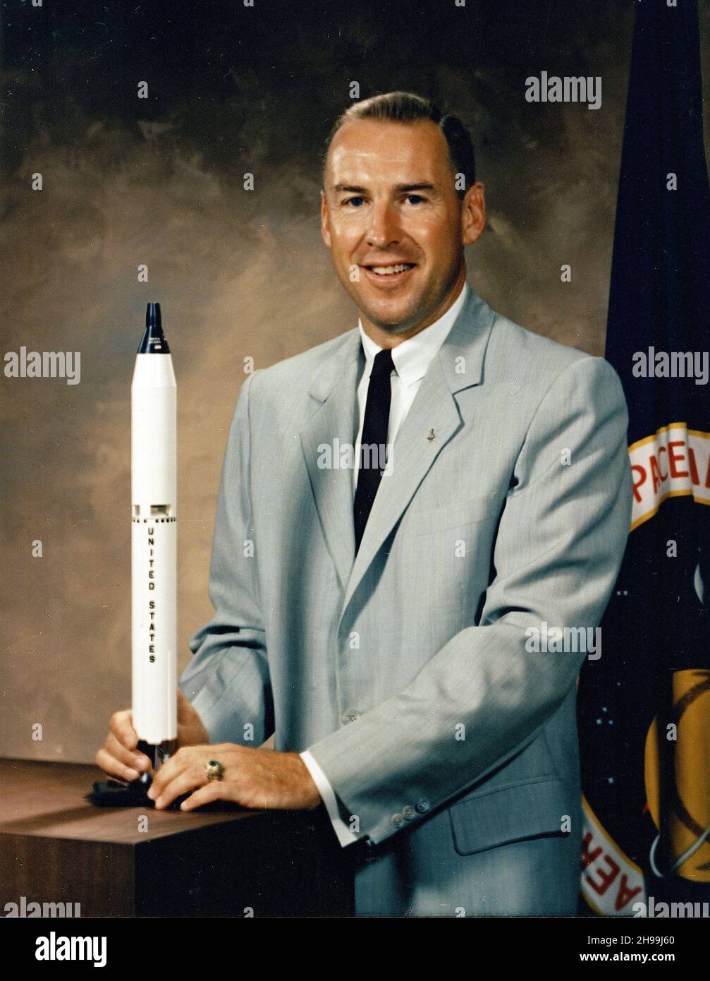 Astronaut Jim Lovell. Offizielles NASA-Porträt des Astronauten James Lovell. Captain Lovell wurde im September 1962 von der NASA als Astronaut ausgewählt. James Arthur Lovell Jr. (geb. 1928) amerikanischer pensionierter Astronaut, Marineflieger, Testpilot und Maschinenbauingenieur. Stockfoto