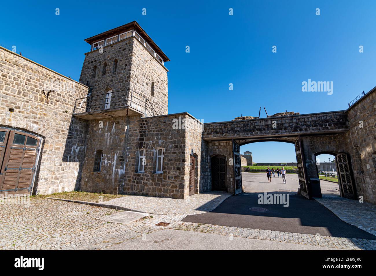 Haupttor des Konzentrationslagers Mauthausen, Blick von innen Stockfoto