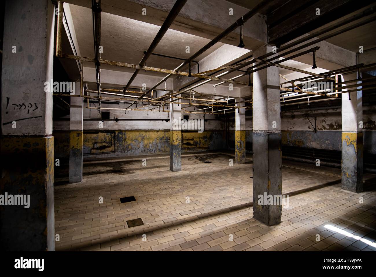 KZ Mauthausen, Duschen für Häftlinge in einem der Haupthäuser Stockfoto