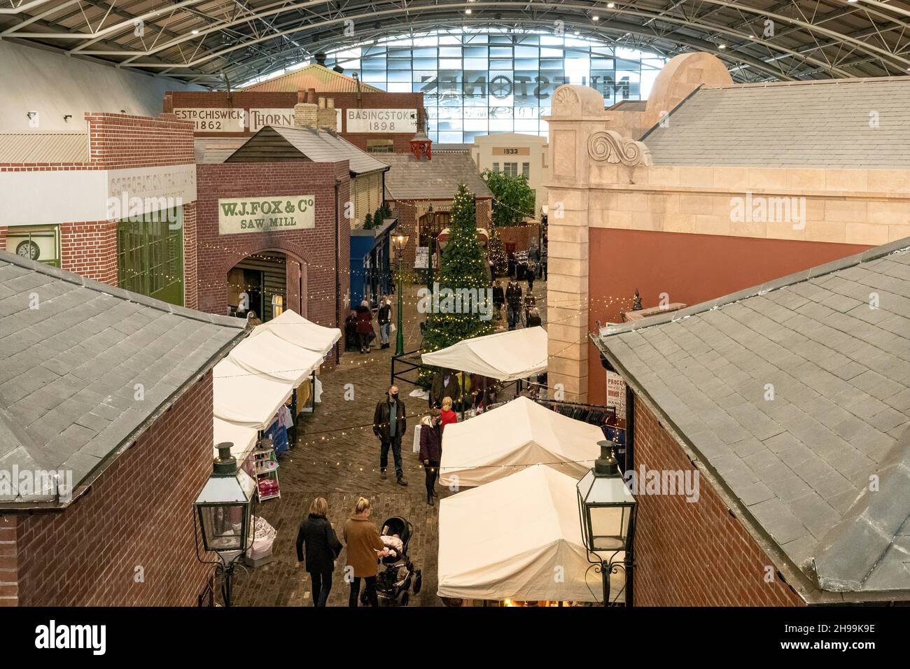 Meilensteine Living History Museum Christmas Market Event in Basingstoke, Hampshire, England, UK, im Dezember 2021 Stockfoto
