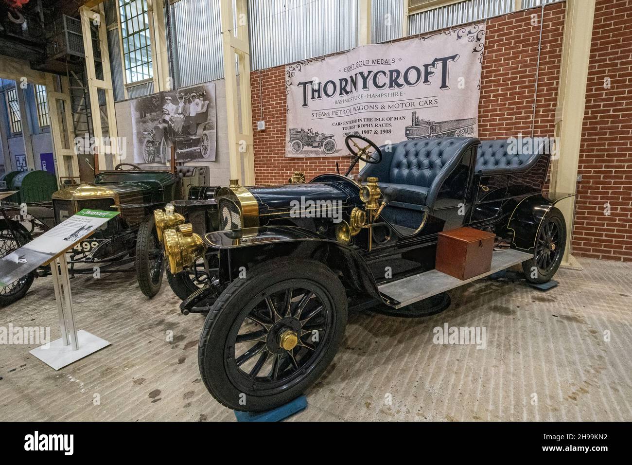 Thornycroft Autos werden im Milestones Living History Museum in Basingstoke, Hampshire, England, Großbritannien, ausgestellt Stockfoto