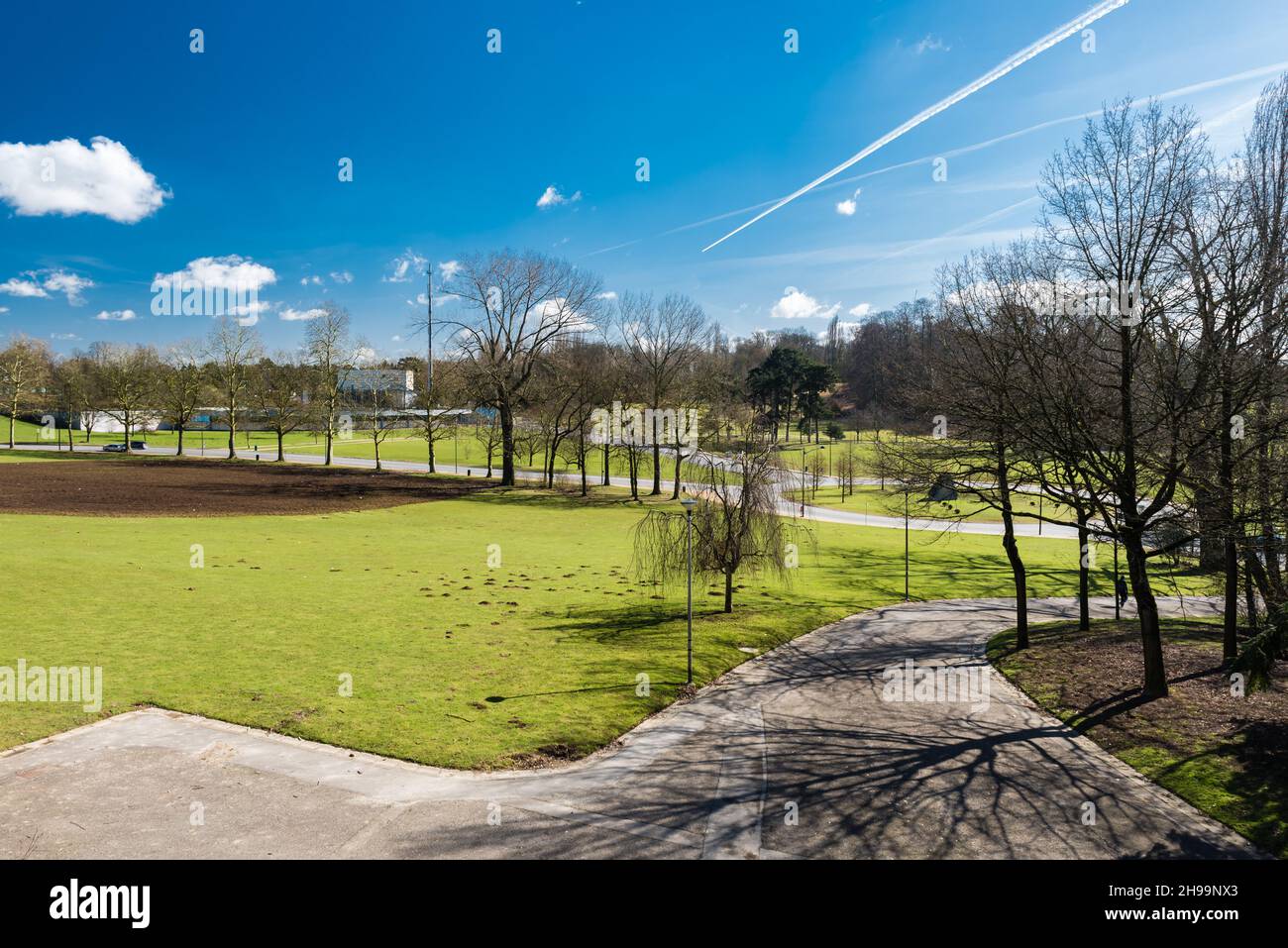 Panoramablick über den Osseghem Park im Frühjahr, Laeken, Brüssel, Belgien Stockfoto