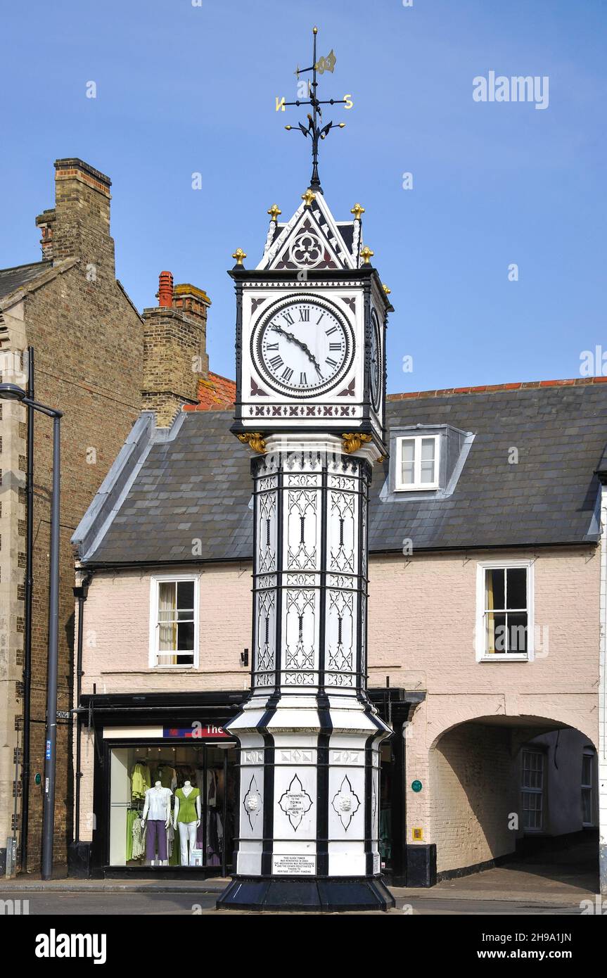 Viktorianische Uhrturm, Marktplatz, Downham Market, Norfolk, England, Vereinigtes Königreich Stockfoto