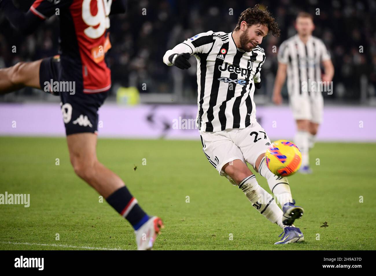 Turin, Italien. 05th Dez 2021. Manuel Locatelli vom FC Juventus in Aktion während des Fußballspiels der Serie A 2021/2022 zwischen dem FC Juventus und dem FC Genua im Juventus-Stadion in Turin (Italien), 5th. Dezember 2021. Foto Federico Tardito/Insidefoto Kredit: Insidefoto srl/Alamy Live News Stockfoto