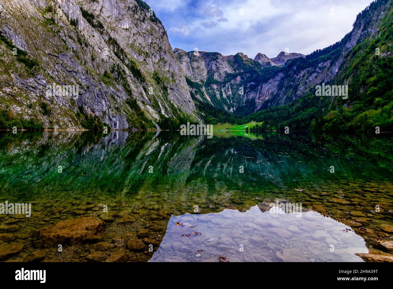 Obersee Bergsee in den Alpen, Bayern, Deutschland Stockfoto